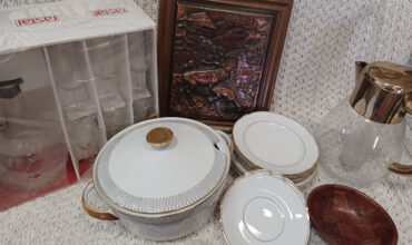 sortowane bibeloty z niemiec